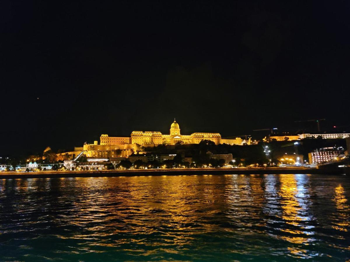 Bliss * Budapešť